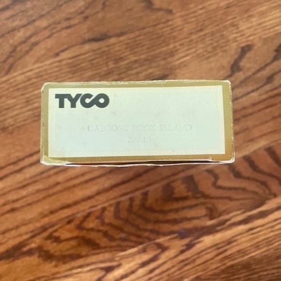 Tyco Rock Island 8 Wheel Caboose HO Scale Train Car Vintage 327-10 - Picture 7 of 8